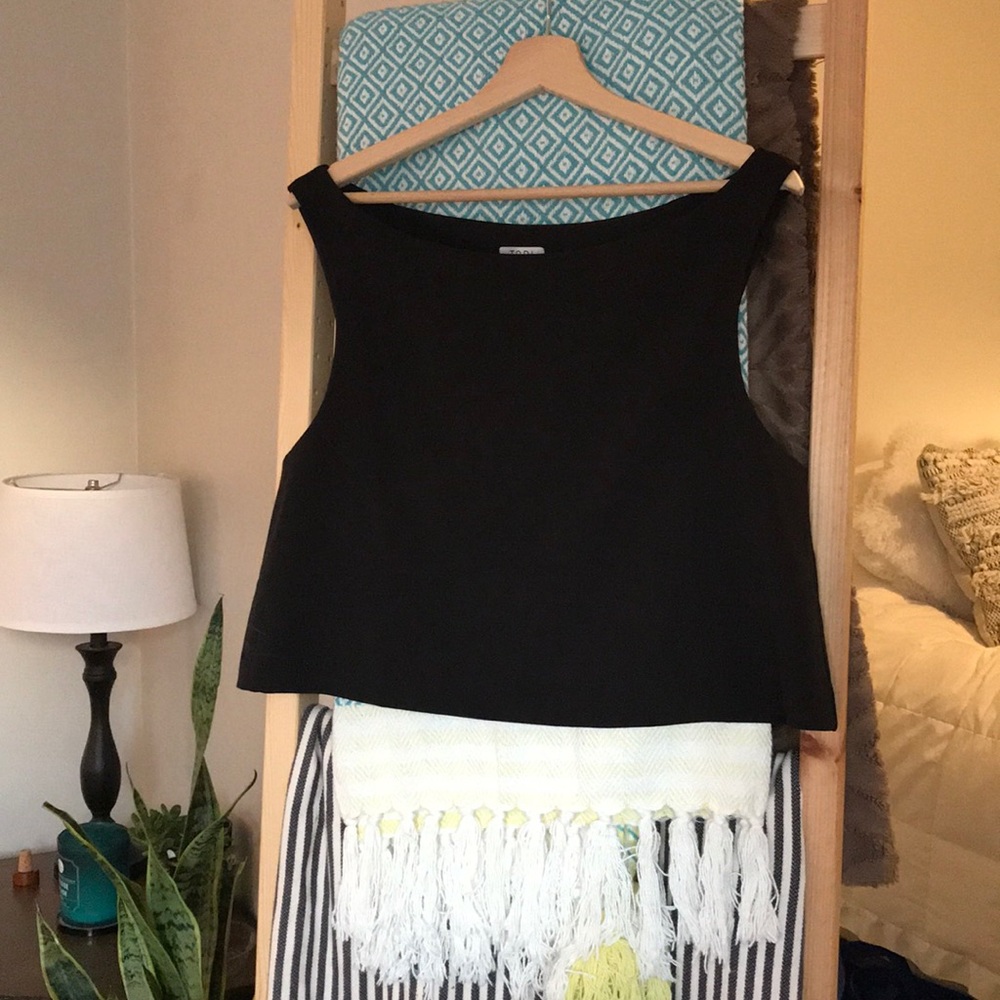 Classic Cut Black Crop